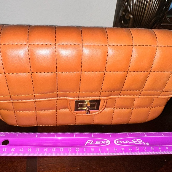 Quilted Clutch NWOT - Picture 4 of 7